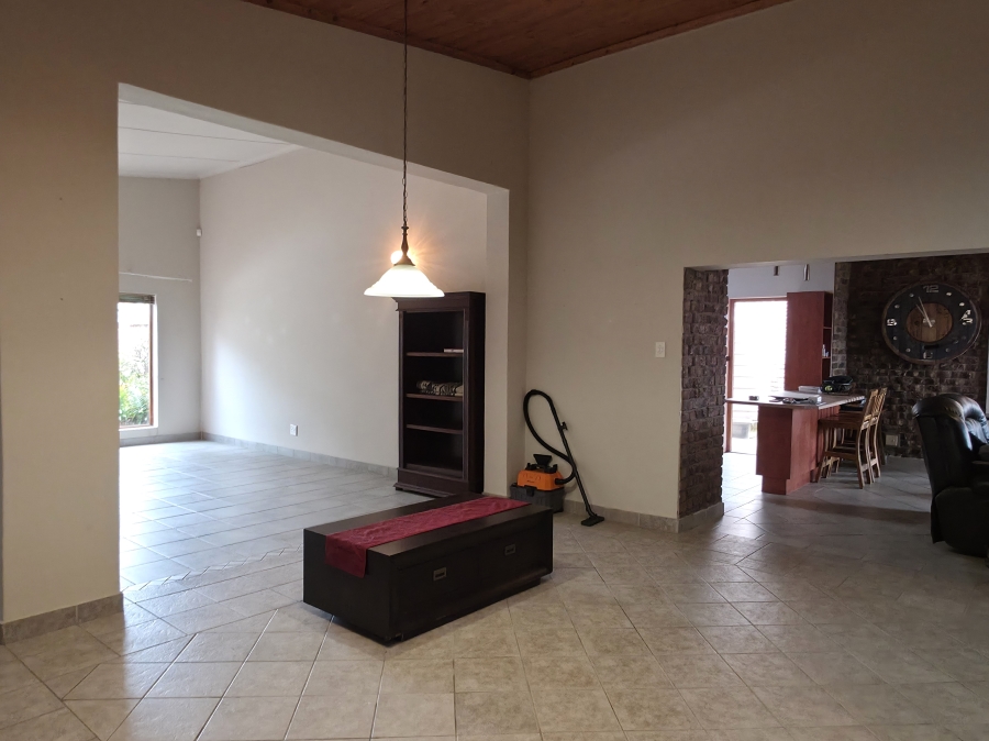 4 Bedroom Property for Sale in Noorsekloof Eastern Cape